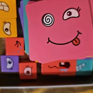 Modtaget Expression Puzzle Byggeklodser Spil med klokke fra kunde O***p.