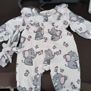 Modtaget Baby Langærmet Romper med Pandebånd fra kunde A***n.
