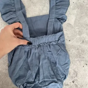 Modtaget baby piger ærmeløs sparkedragt fra kunde K***a.