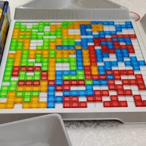 Modtaget Blokus Squares brætspil for 4 spillere fra kunde E****a.