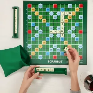 english spelling board game, solitaire game, scrabble game
